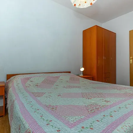 Kata 1 Apartman