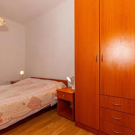 Apartman Kata 1 *